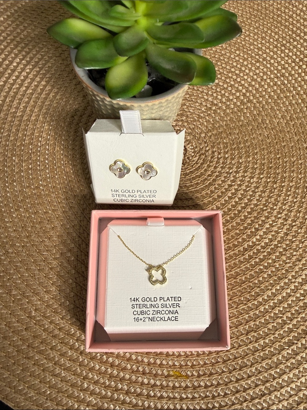 RACHEL ZOE 🔥 clover 🍀 Necklace and Earrings SET